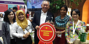 Cholayil wins Outstanding Booth Design Award at the Malaysia International Beauty Expo 2015